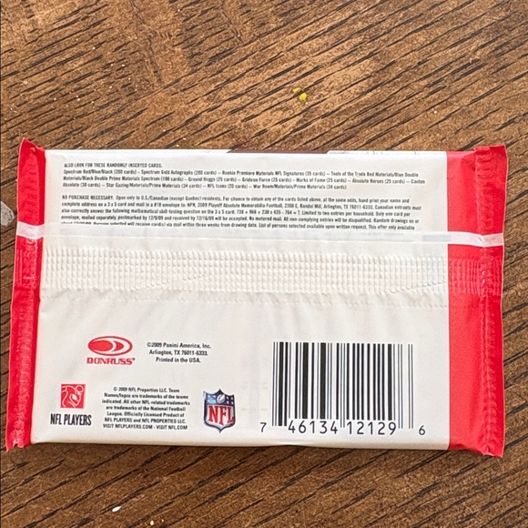 (1) 2009 Playoff Absolute Memorabilia Football Sealed Pack **HOT PACK** Stafford - Picture 2 of 2